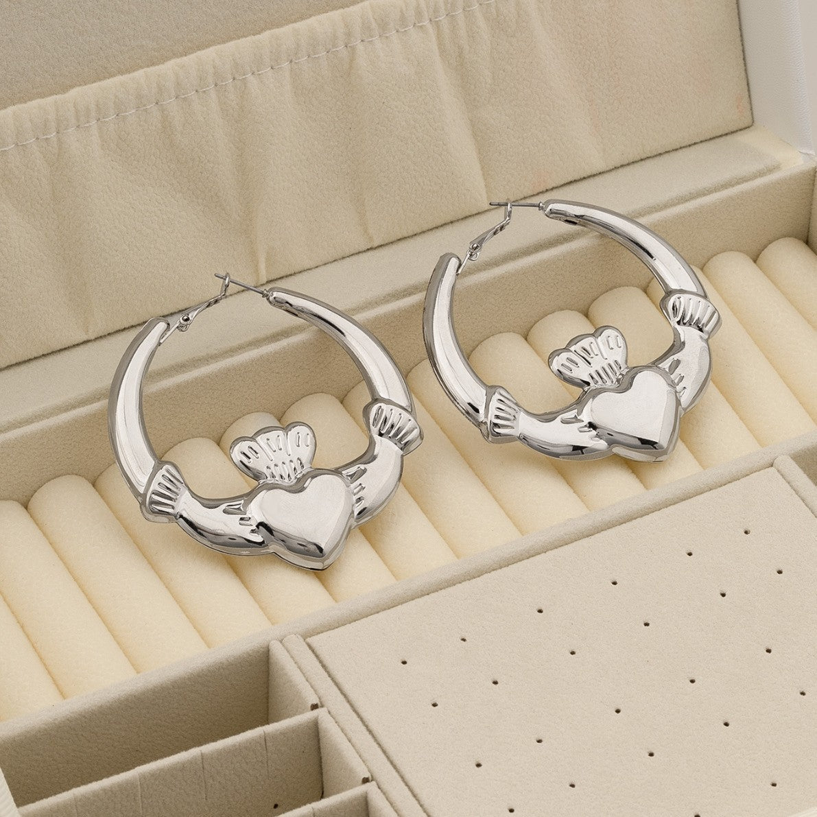 Wholesale Retro Bamboo Heart-Shaped Hoop Earrings Alloy Gold Electroplated Fashion Accessory Resale