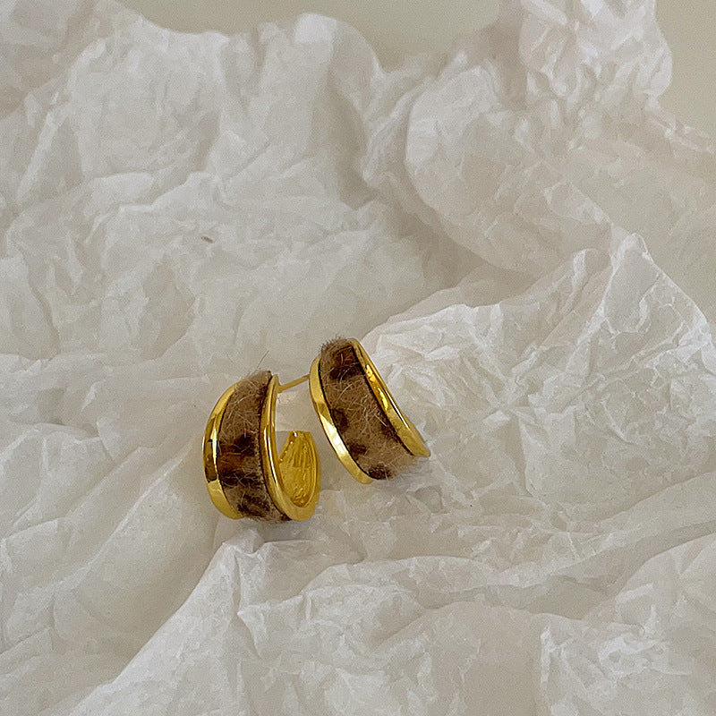 Wholesale Vintage Flocked Leopard Print C-Hoop Metal Earrings