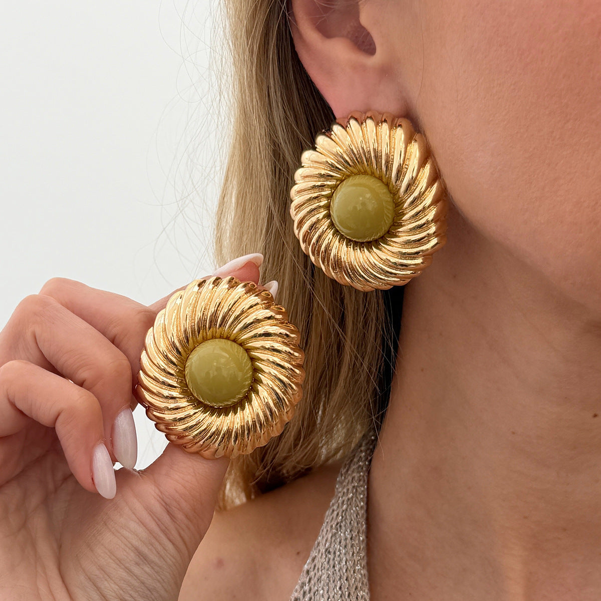 Wholesale Vintage Round Geometric Sunburst Earrings,  Zinc Alloy,  Gold & ,  Jewelry Accessory