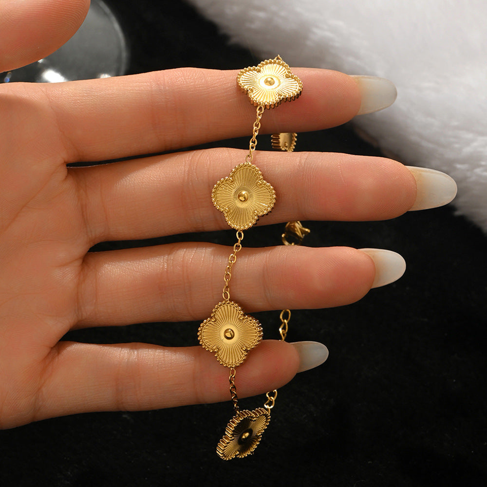 Wholesale Five-Leaf Clover Design Titanium Steel Gold Plated Bracelet for Women Fashion Accessory Gift
