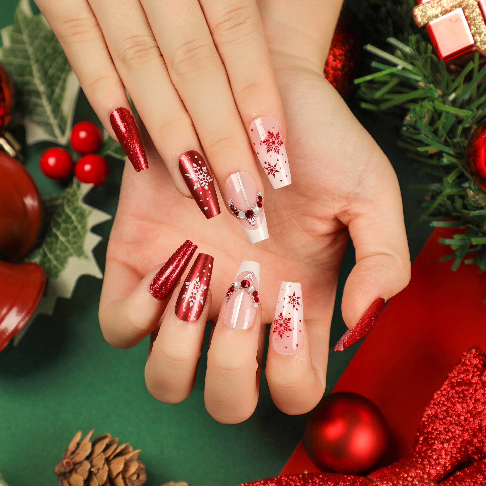 Wholesale 24 Pieces/box Christmas Medium and Long Snowflake Wearable Nails Press-on Nails Kits ACC-NS-LeFan022