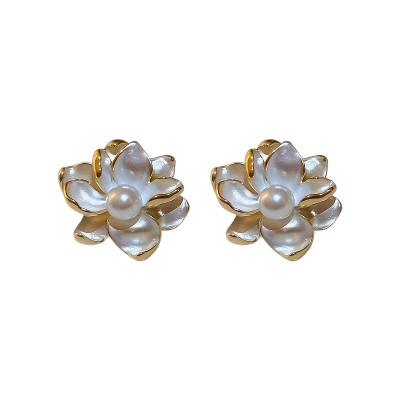 Wholesale Alloy Flower Stud Earrings with Pearl Accent Trendy Women' s Jewelry Set