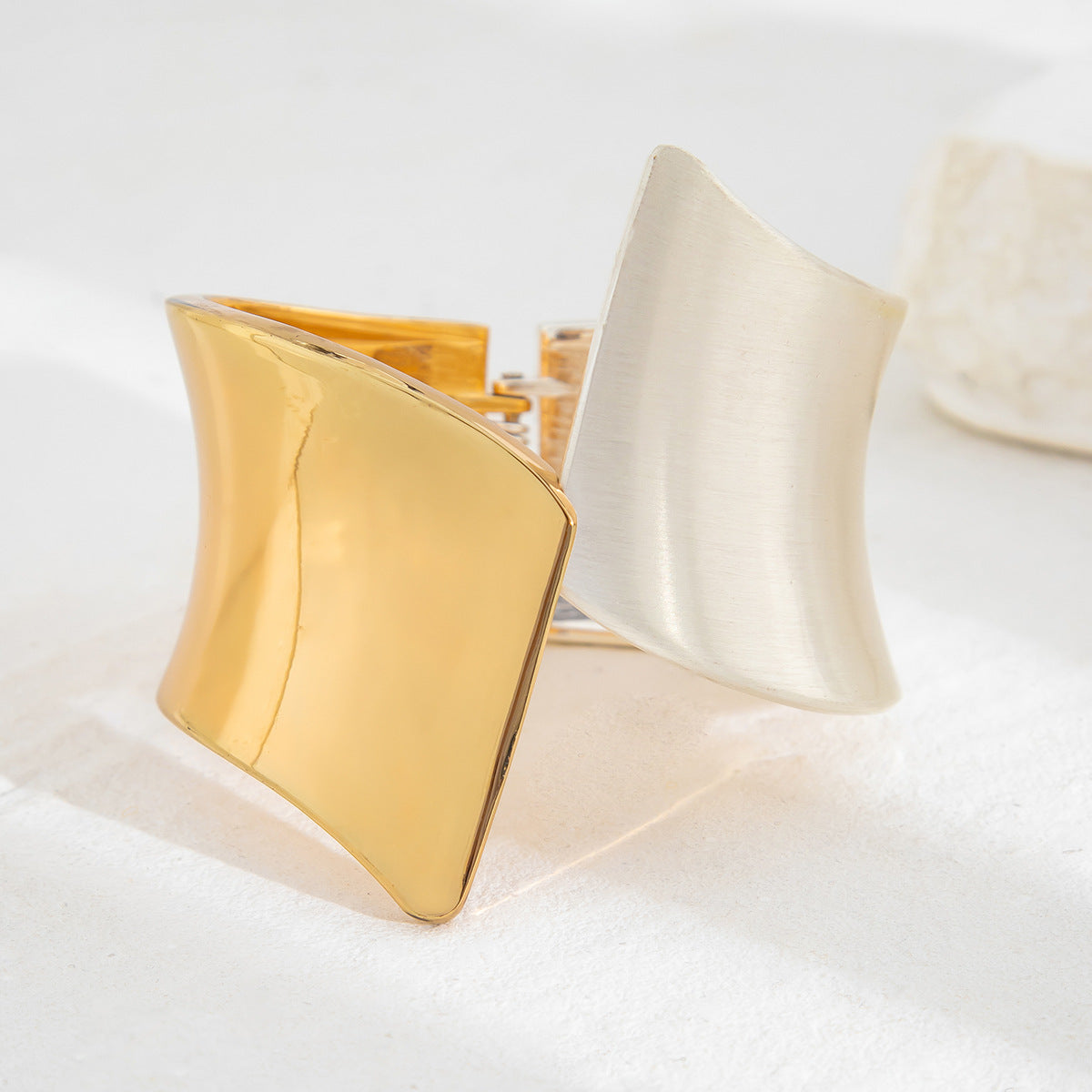 Wholesale Irregular opening simple cutting edge alloy bracelet set