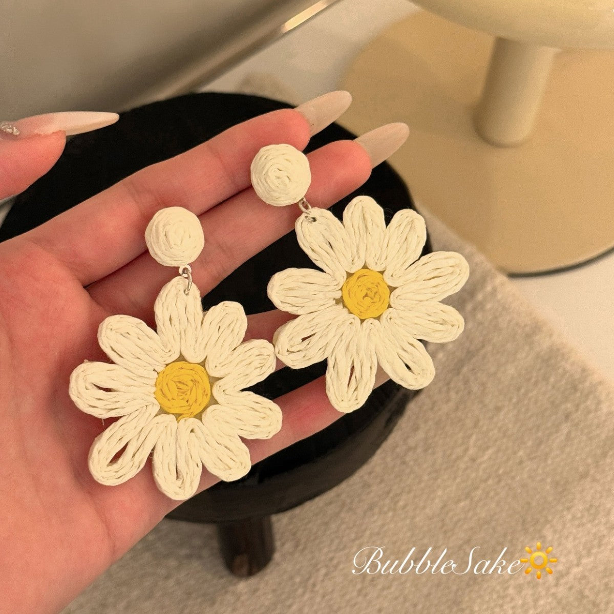Wholesale Chic Handwoven Flower Ear Cuff for Women,  Alloy Electroplated Design,  Perfect Party Wear Jewelry Accessory