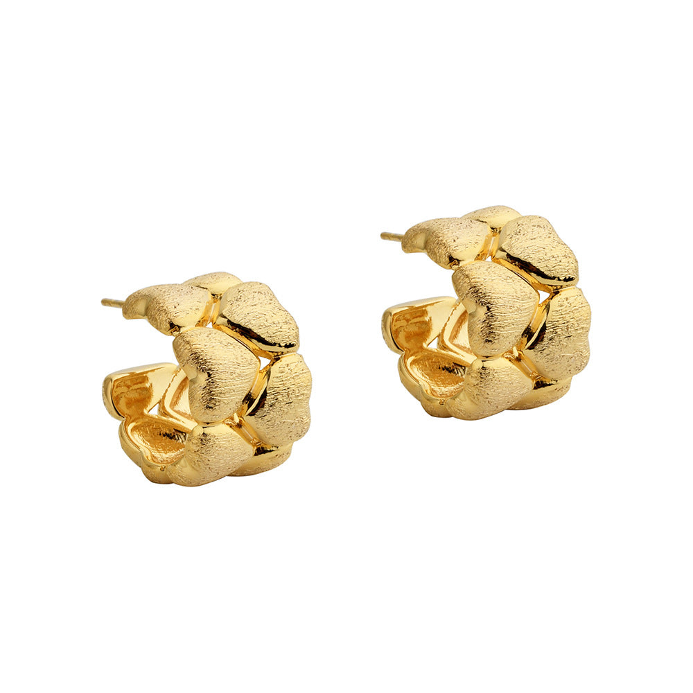 Wholesale Textured C-shaped love heart earrings