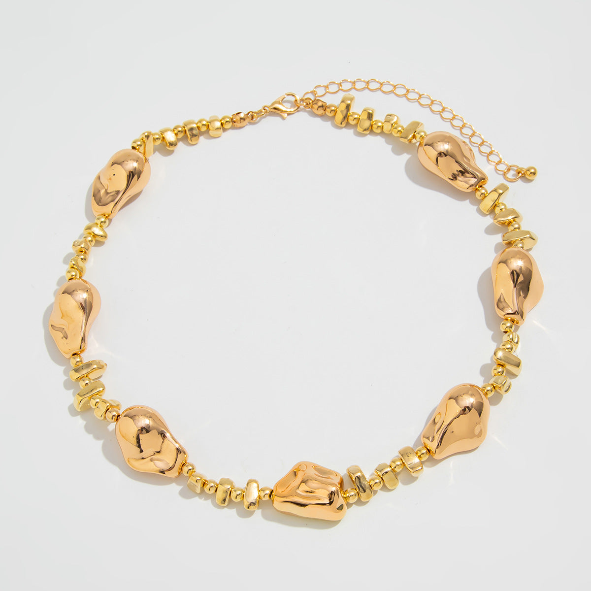 Wholesale Vintage Irregular Beaded Clavicle Necklace with Imitation Pearls Fashion Accessory