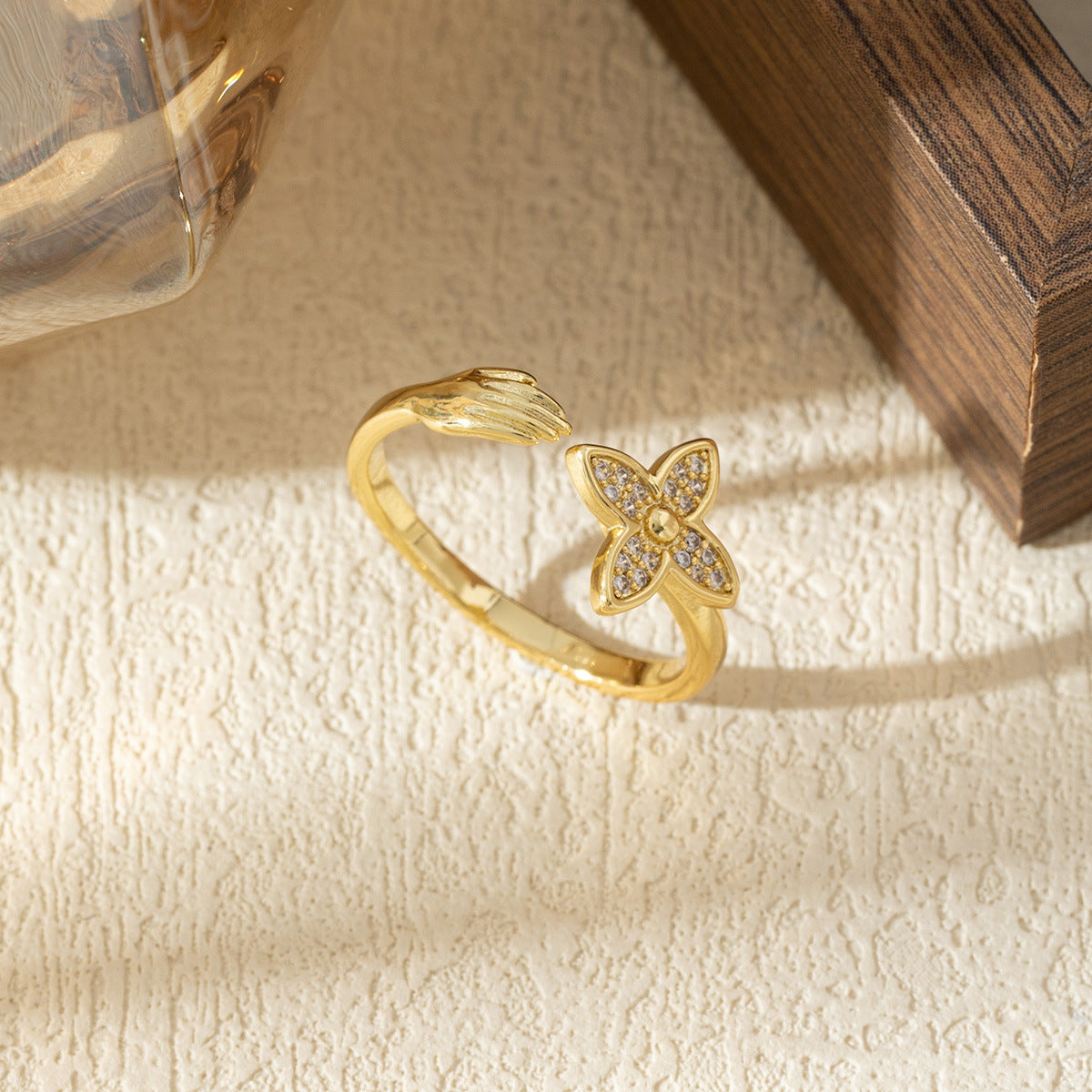 Wholesale Copper Zircon Gold-Plated Vintage Ring with Diamond Inlay,  Adjustable Open Knuckle Ring for Everyday Jewelry Accessory