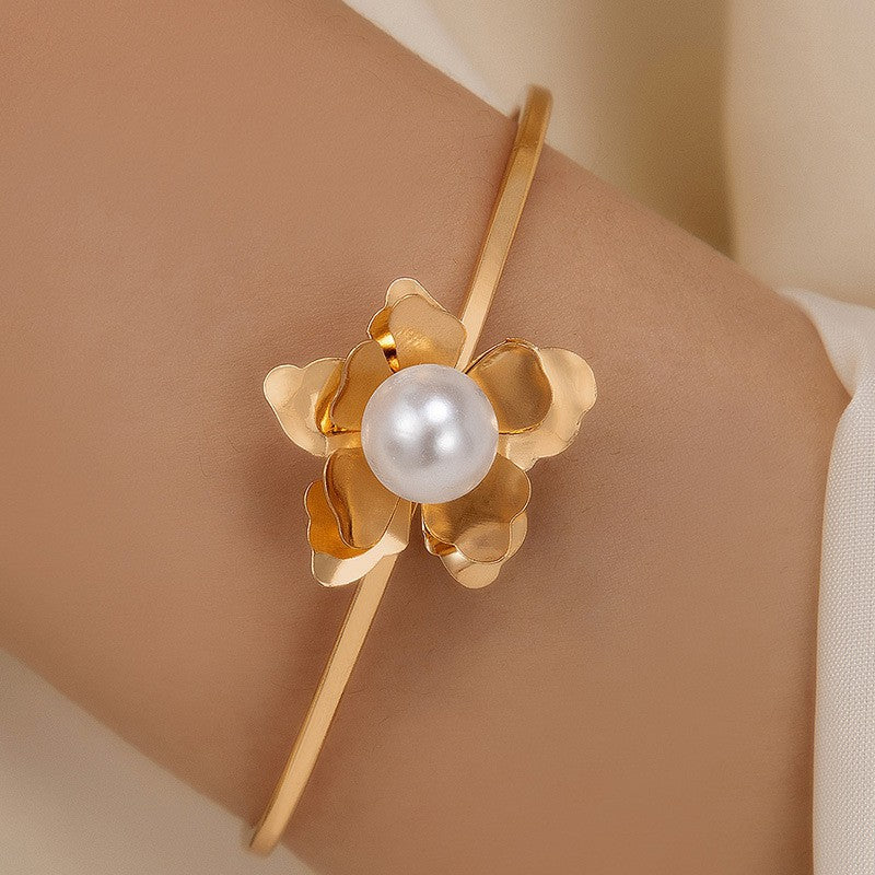 Wholesale Petal Pearl Open Bracelet ACC-BT-YongGe003