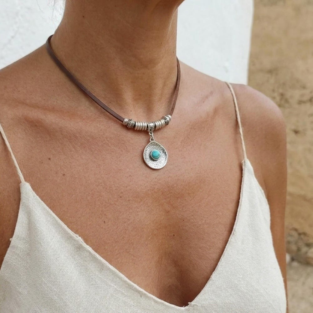 Wholesale Bohemian Antique Silver Pendant Necklace With Leather Rope Chain Fashion Jewelry Accessory For Boutique Resale