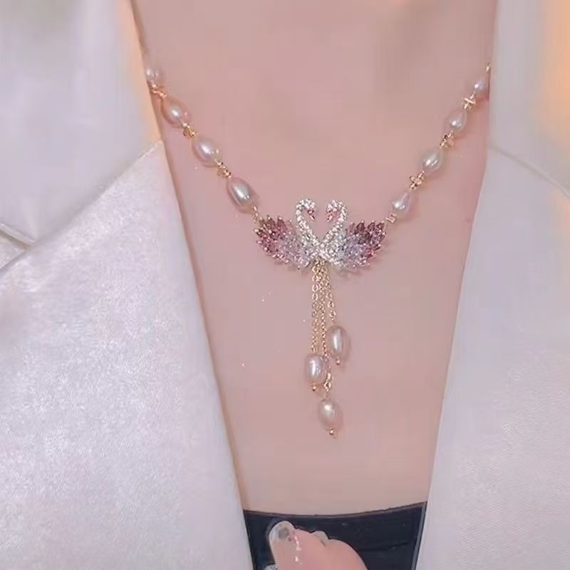 Wholesale Light Luxury Pearl Necklaces