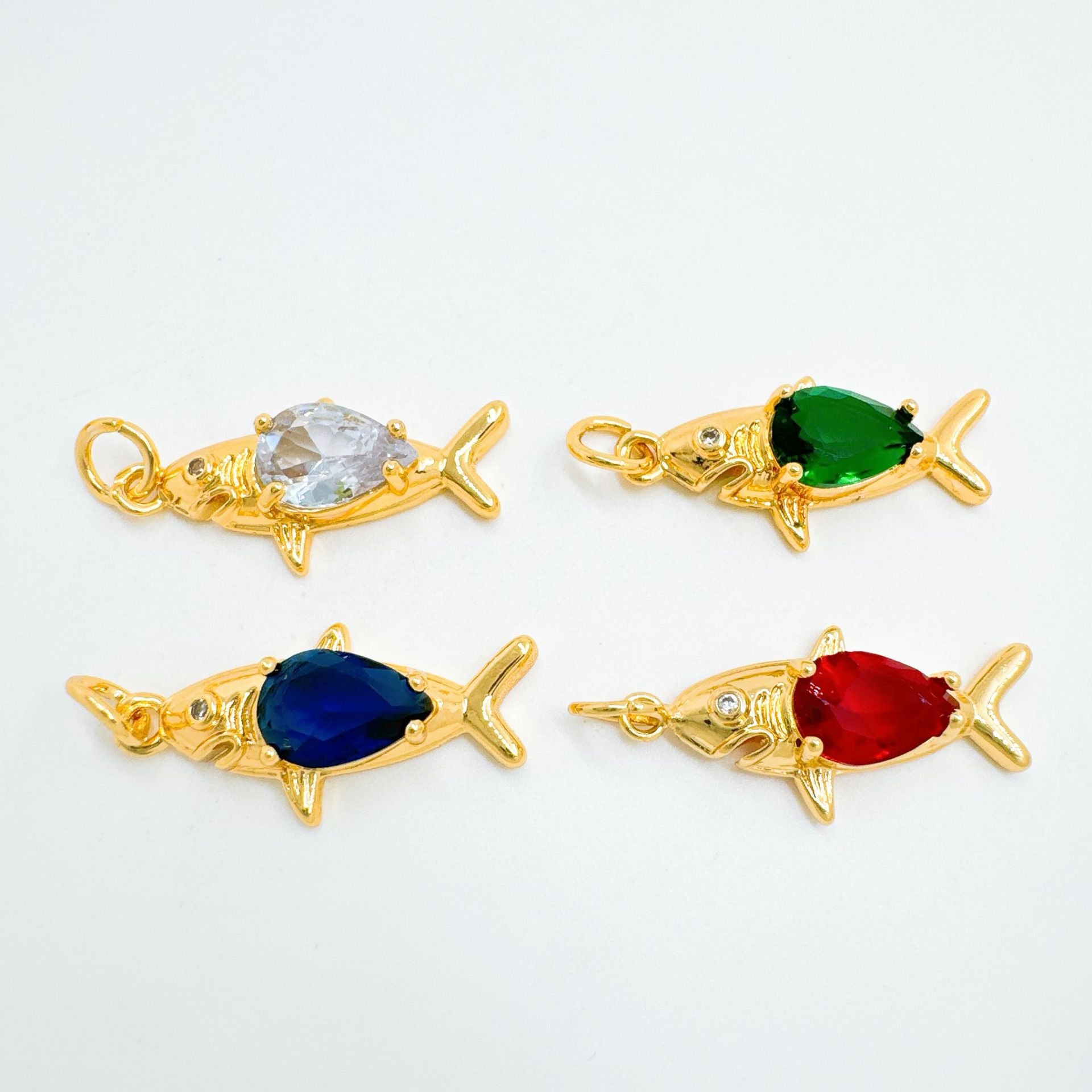 Wholesale Gold Plated Shark Pendant Necklace European Style Fashion Accessory for Women Boutique Resale