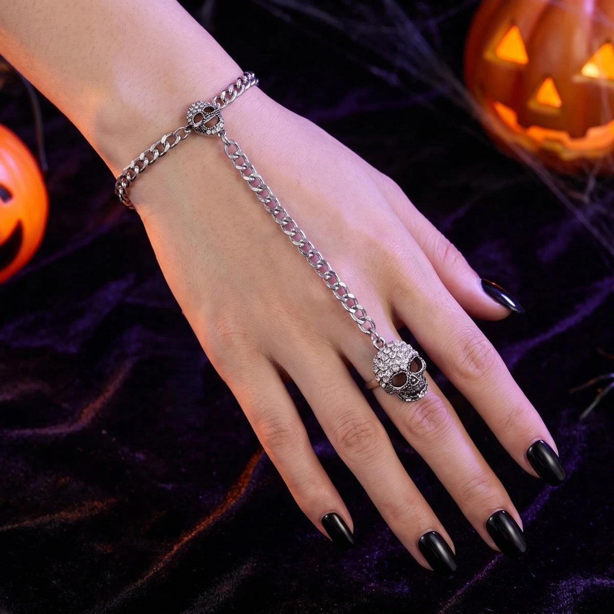 Wholesale Gothic Skull Rhinestone Ring and Bracelet Set - Fashion Accessory for Everyday Wear or Gift