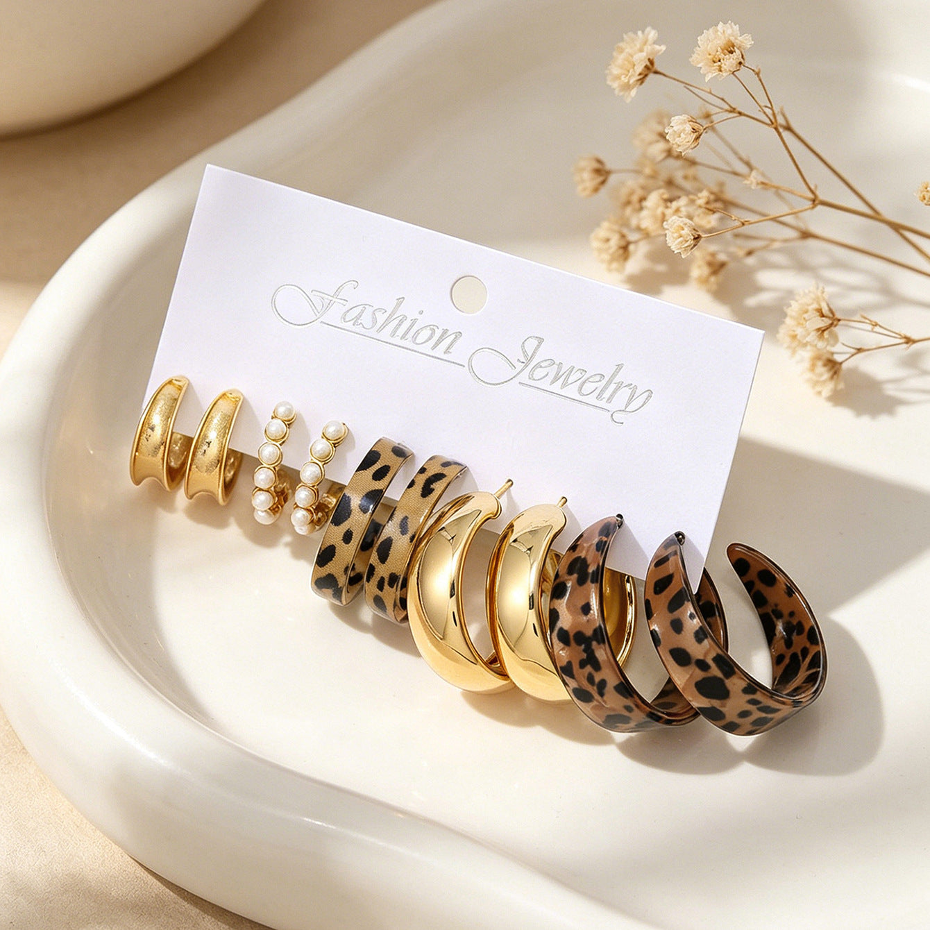 Wholesale Leopard Print Pearl Embellished C Shaped Earrings For Women Gold Tone Alloy 5 Pairs Fashion Jewelry Accessory