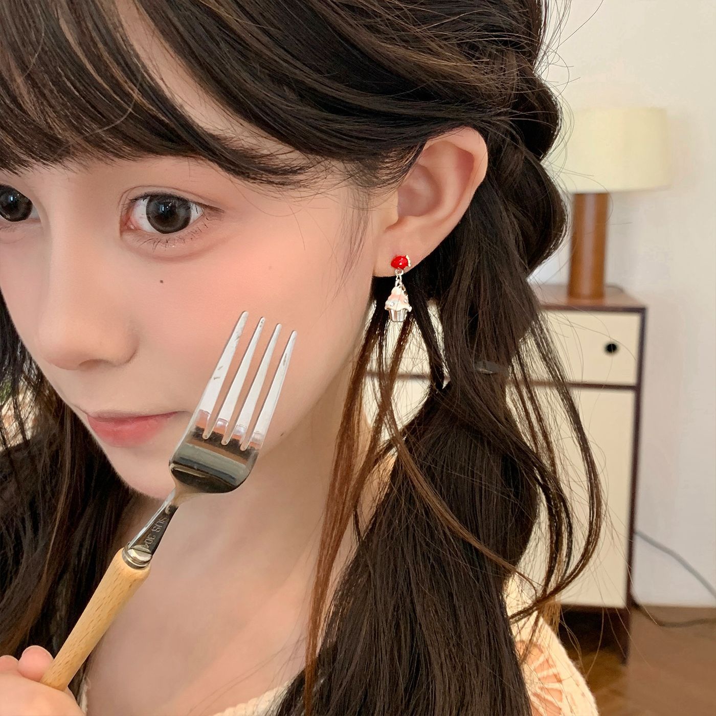 Wholesale Sweet and cute strawberry cake ice cream dessert earrings silver needle light luxury design girly heart earrings