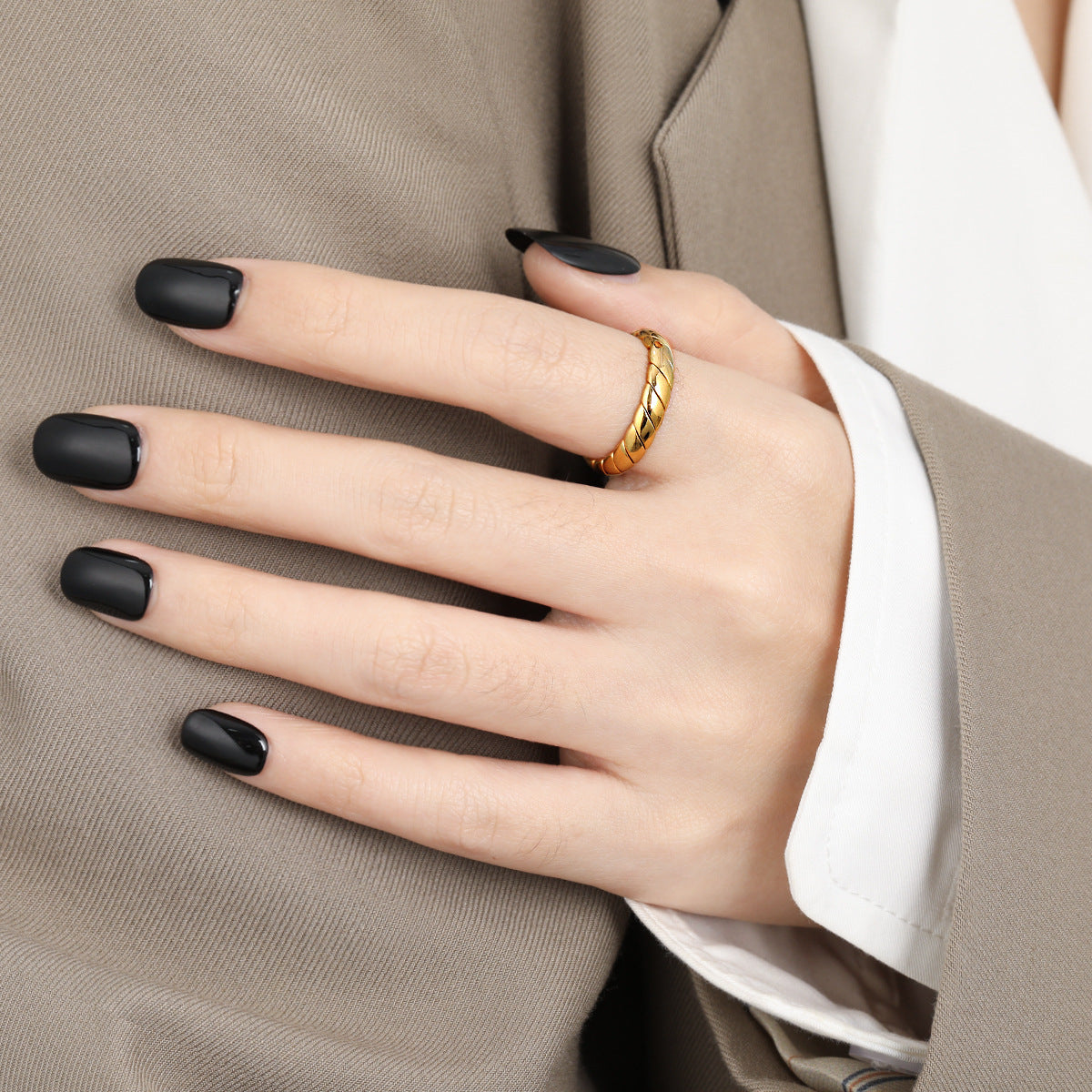 Wholesale light luxury geometric woven plain titanium steel ring