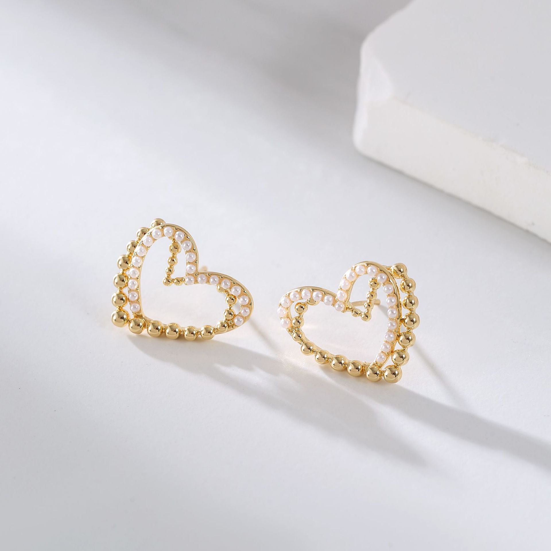 Wholesale copper plated gold inlaid zircon love earrings