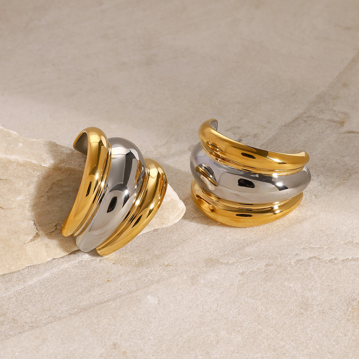 Wholesale stainless steel gold and silver contrast color c-shaped smooth earrings