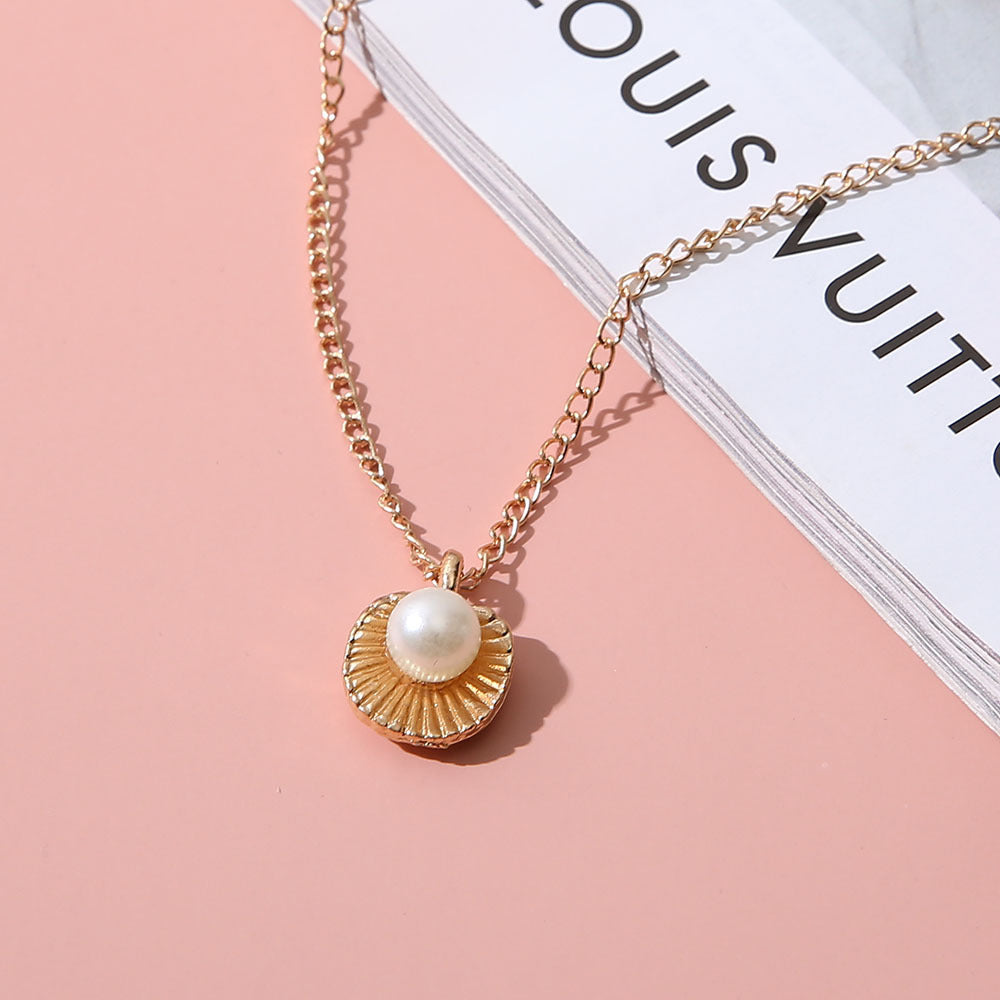 Wholesale Retro Design Sense  Pearl Shell Necklace