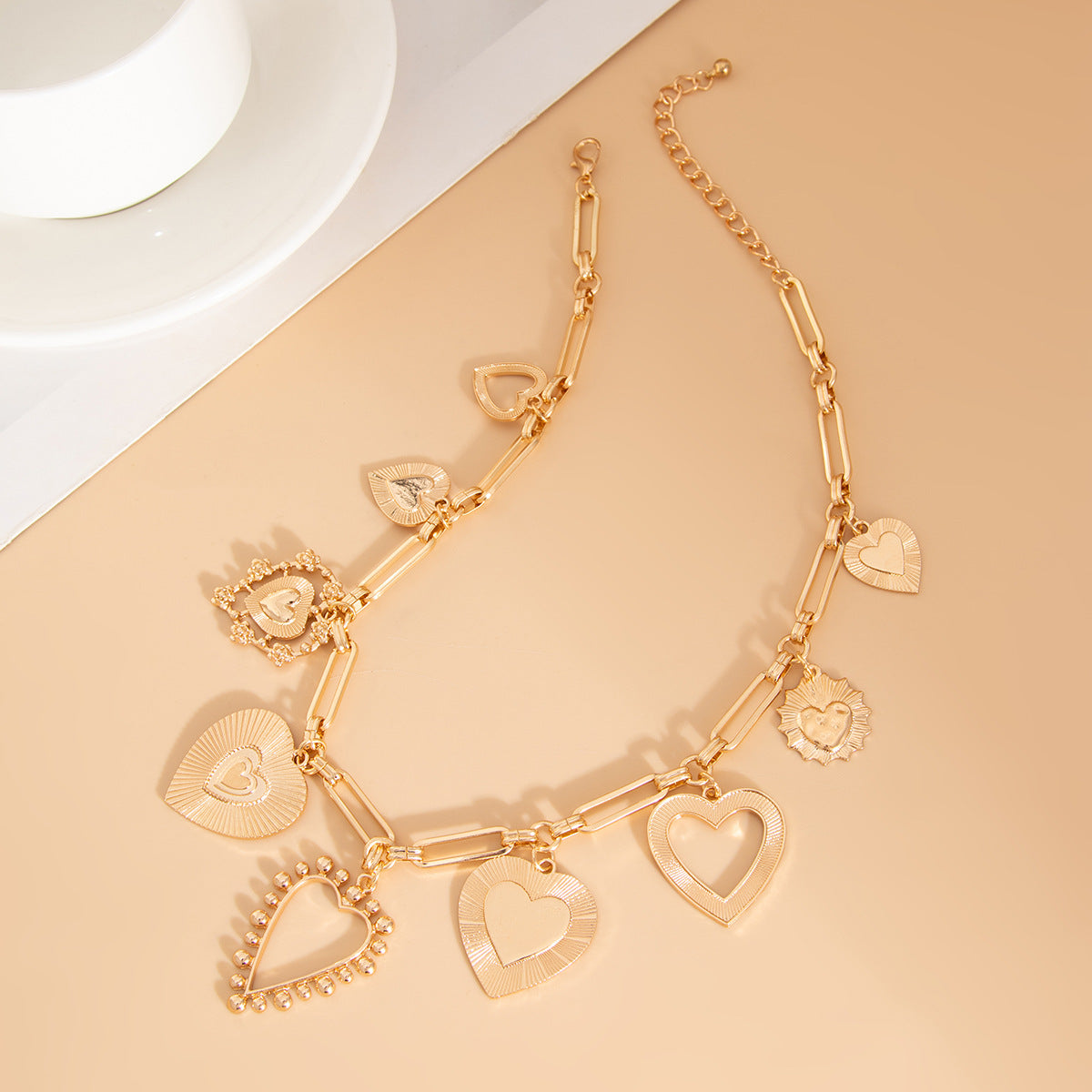 Wholesale love pendant clavicle chain