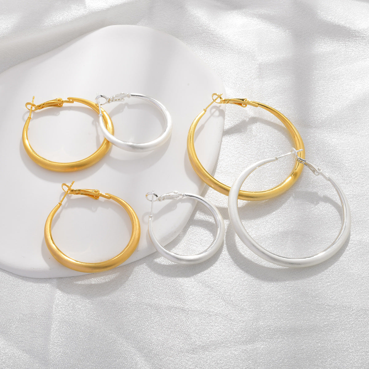 Wholesale  Exaggerated Hoop Earrings