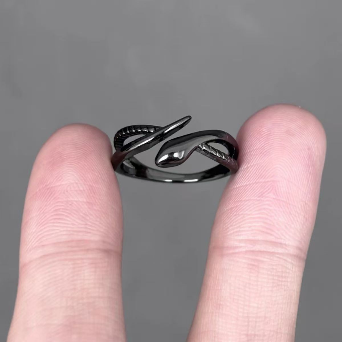 Wholesale Trendy Ouroboros Snake Ring Adjustable Gothic Black Band Alloy Jewelry Accessory For Gift Boutique Resale