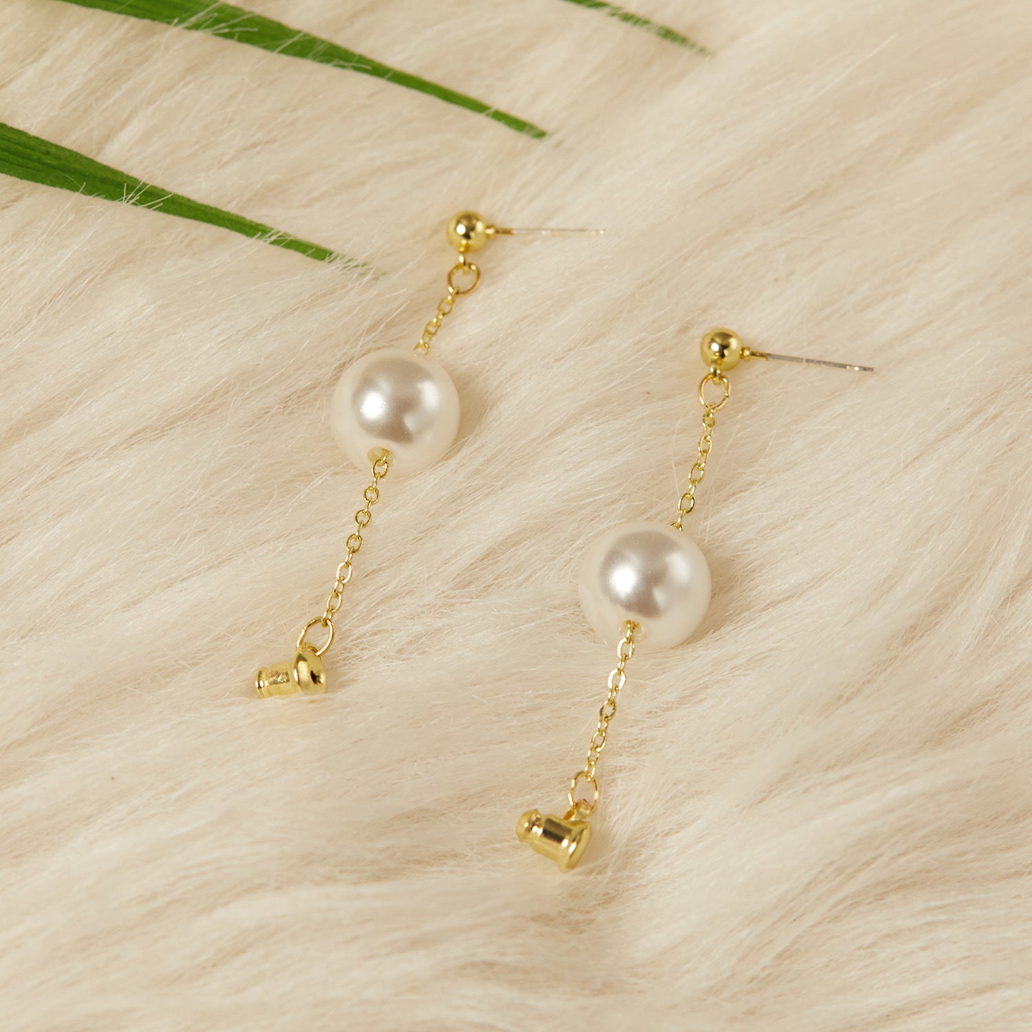 Wholesale  pearl earrings fashion twist shaped champagne color pearl earrings