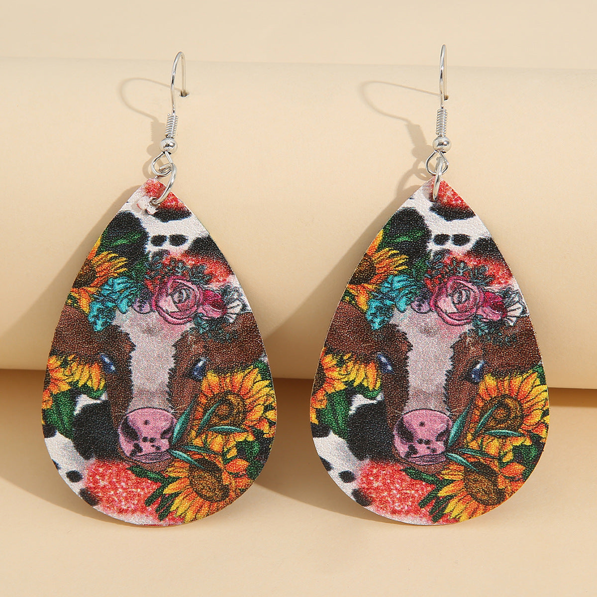 Wholesale Vintage Western Cow Head Rose Sunflower Leather Earrings Fashion Accessory Gift