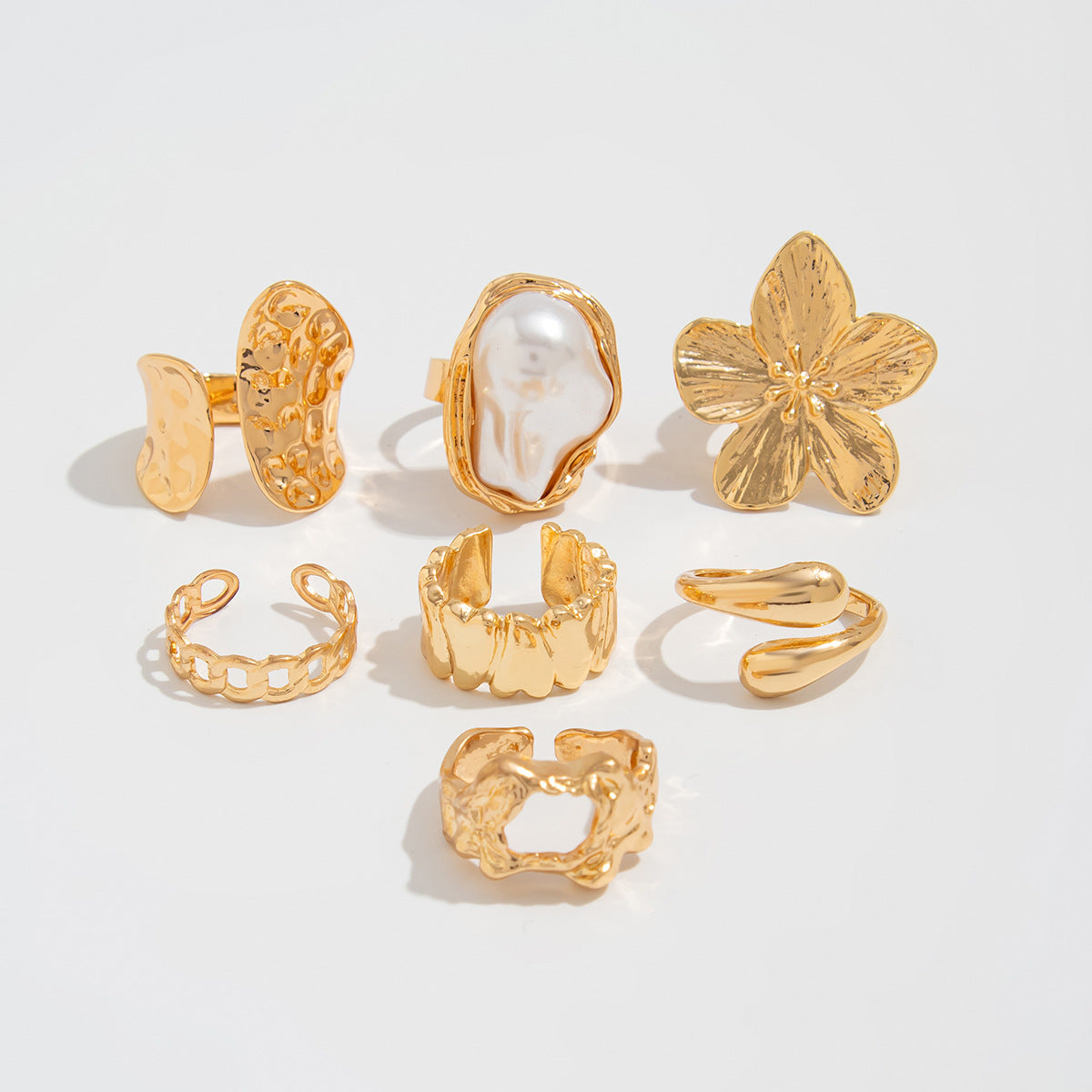 Wholesale Exaggerated Baroque Vintage Imitation Pearl Flower Ring Fashion Jewelry Accessory