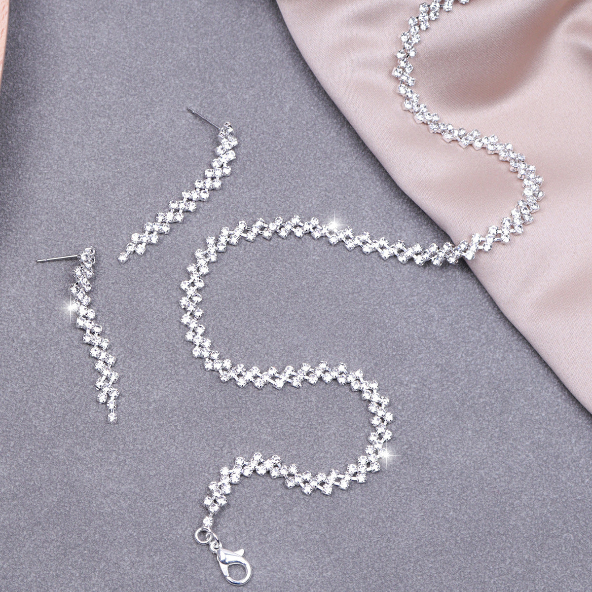 Wholesale  exaggerated necklace exquisite necklace exaggerated earrings set