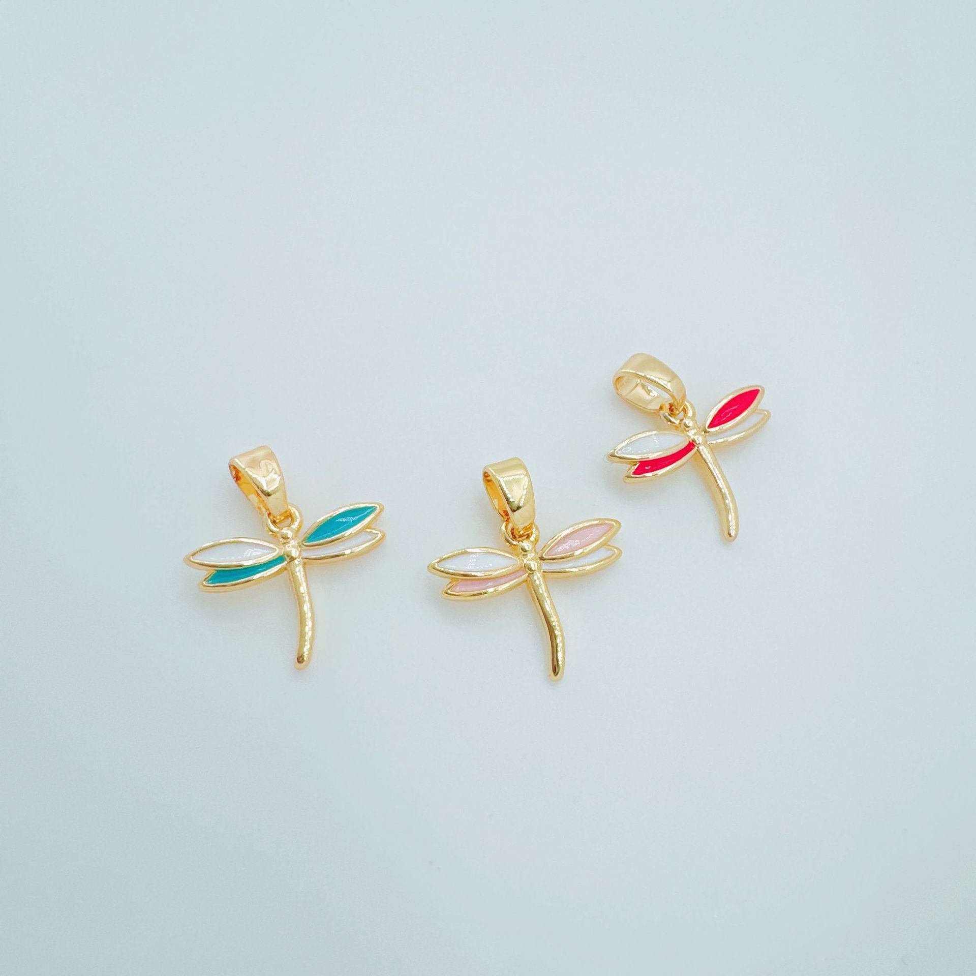 Wholesale Stylish Dragonfly Flower Pendant Necklace Copper Plated Gold Tone Jewelry Accessory for Everyday Wear
