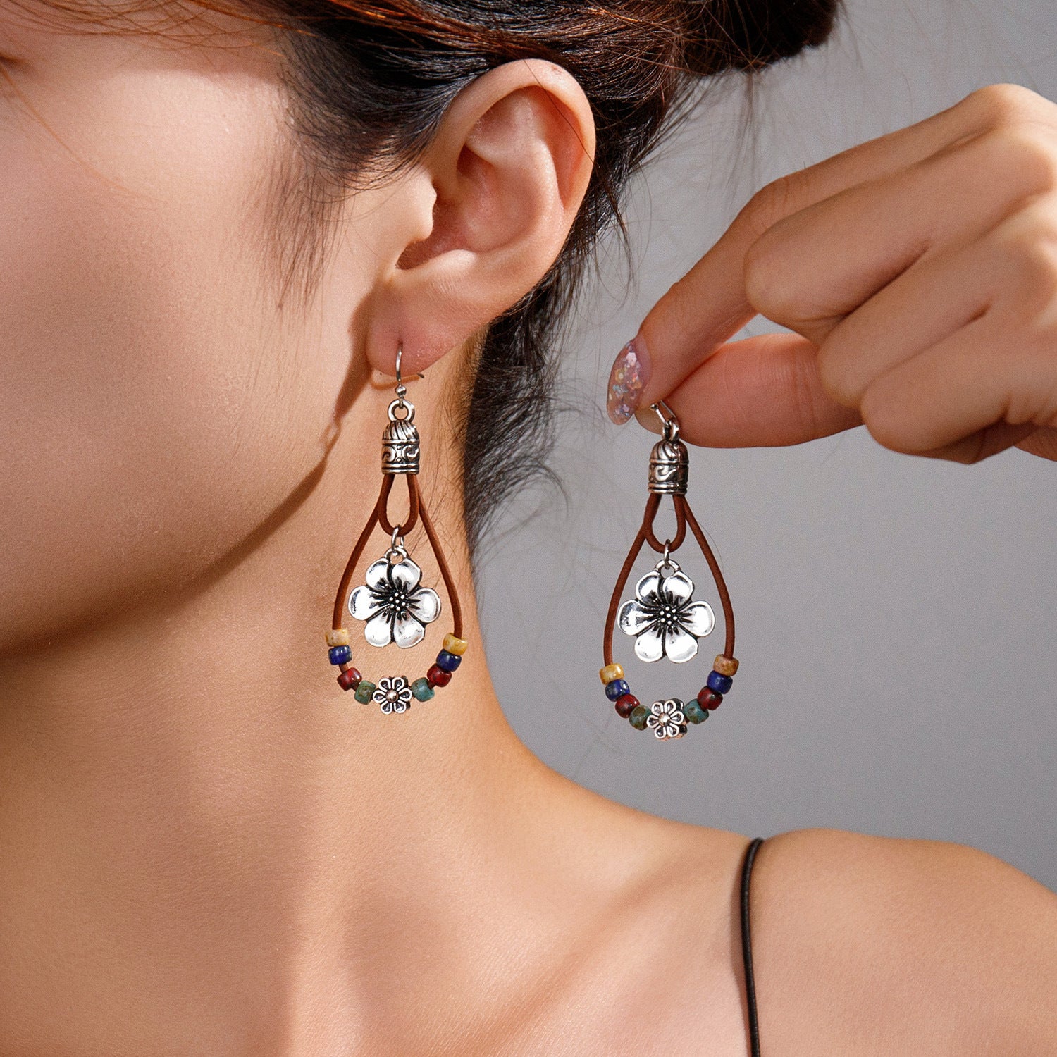 Wholesale  retro ethnic style antique silver flower beads leather rope pendant women's earrings