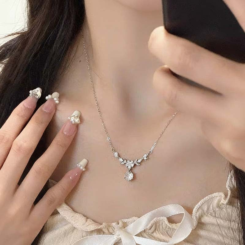 Wholesale Electroplated Zinc Alloy Wisteria Flower Pendant Necklace Forest Style Layered Chain Casual Fashion Jewelry Boutique Resale