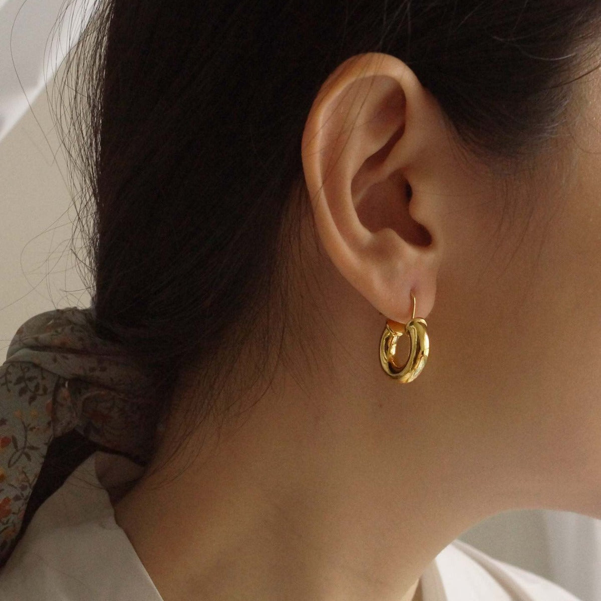 Wholesale  exaggerated large earrings natural pearl ear jewelry