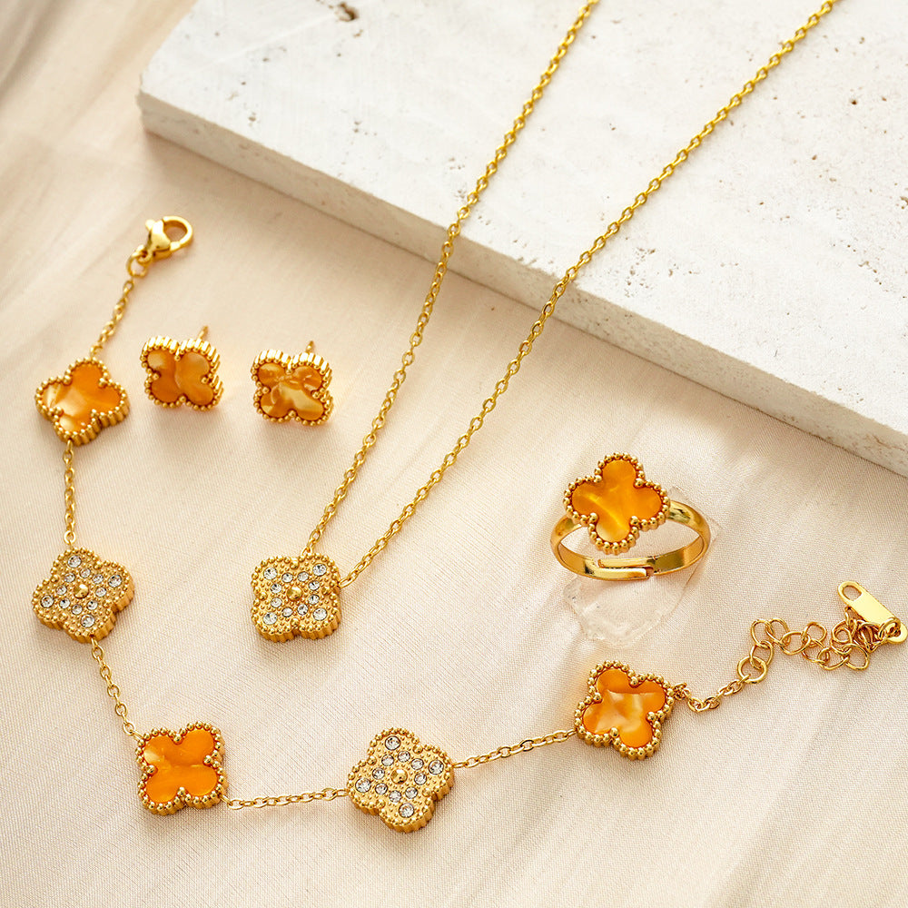 Wholesale Titanium Steel Plated Four Leaf Clover Jewelry Set For Women Rhinestone Necklace And Bracelet Trendy Casual Gift