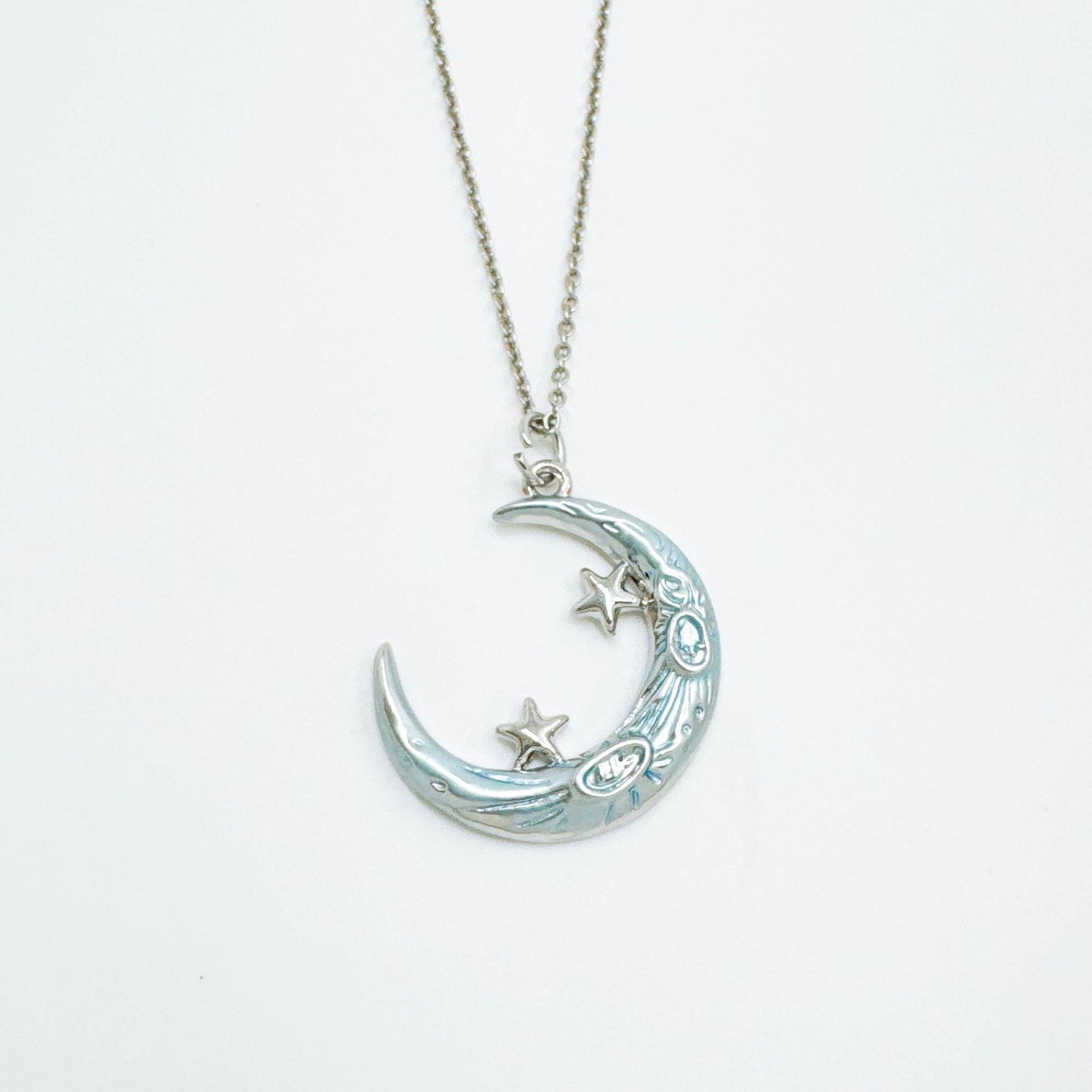 Wholesale Gold Plated Copper Crescent Moon Pendant Necklace Fashion Accessory Gift