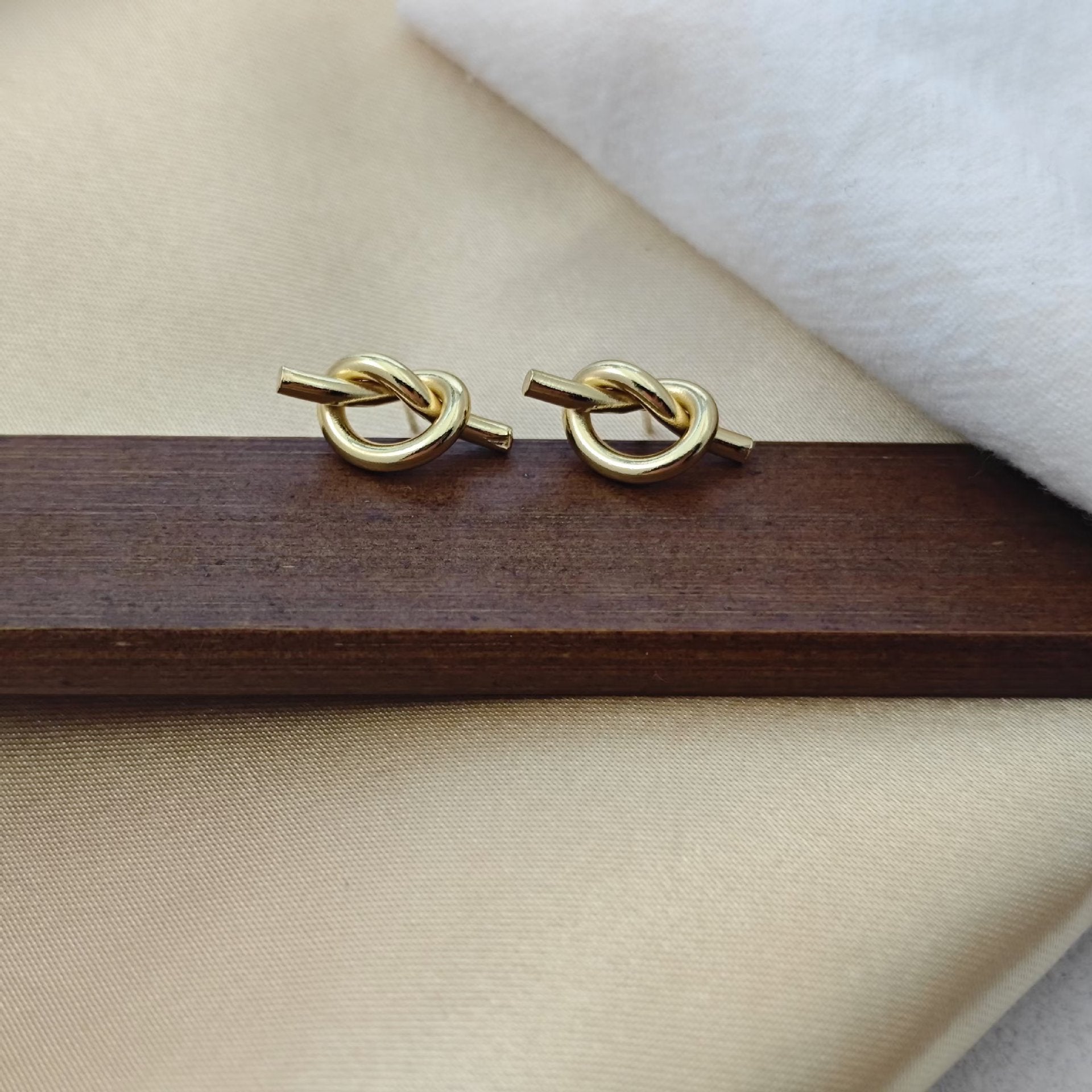 Wholesale Trendy Love Knot Earrings Titanium Steel Fashion Jewelry Accessory for Women
