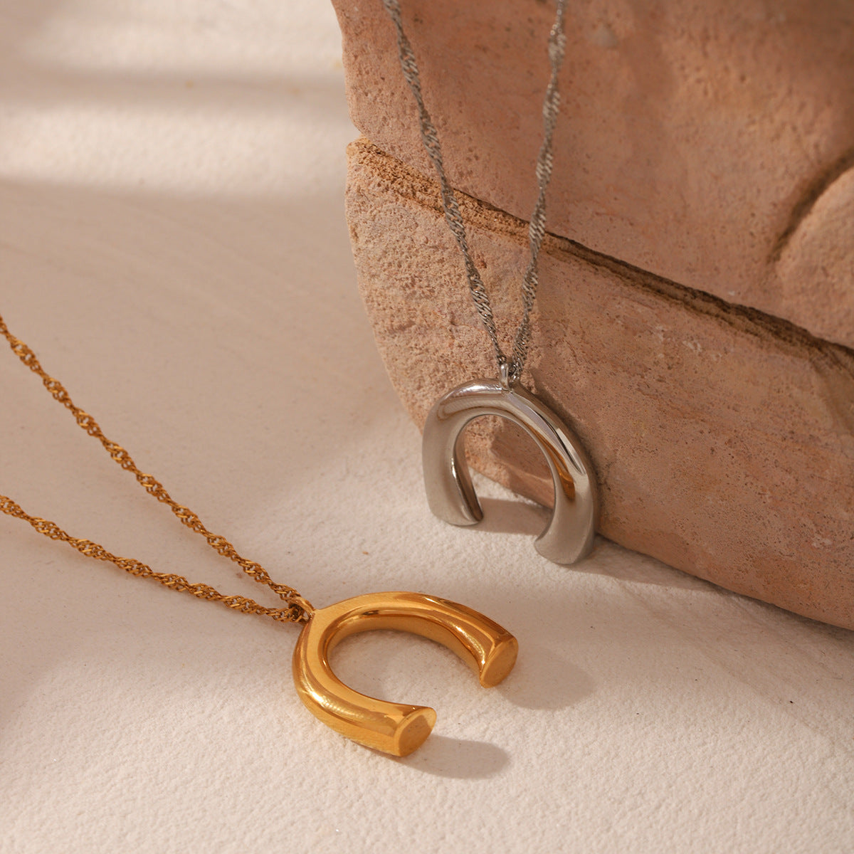 Wholesale Stainless Steel Necklace Female All-match Geometric U-shaped Lock Bone Chain Necklace