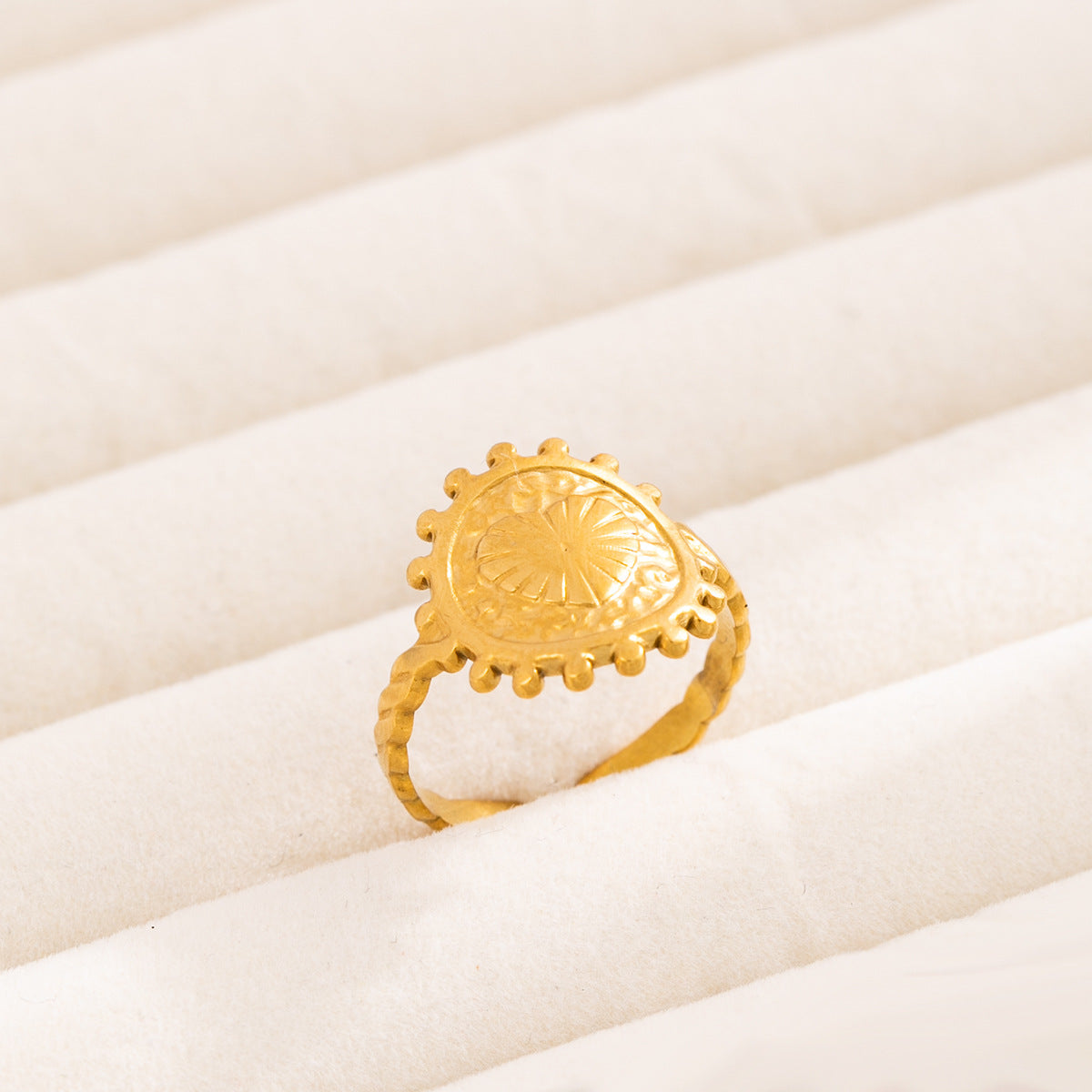 Wholesale Heart Shaped Open Ring Adjustable Stainless Steel Fashion Jewelry Accessory