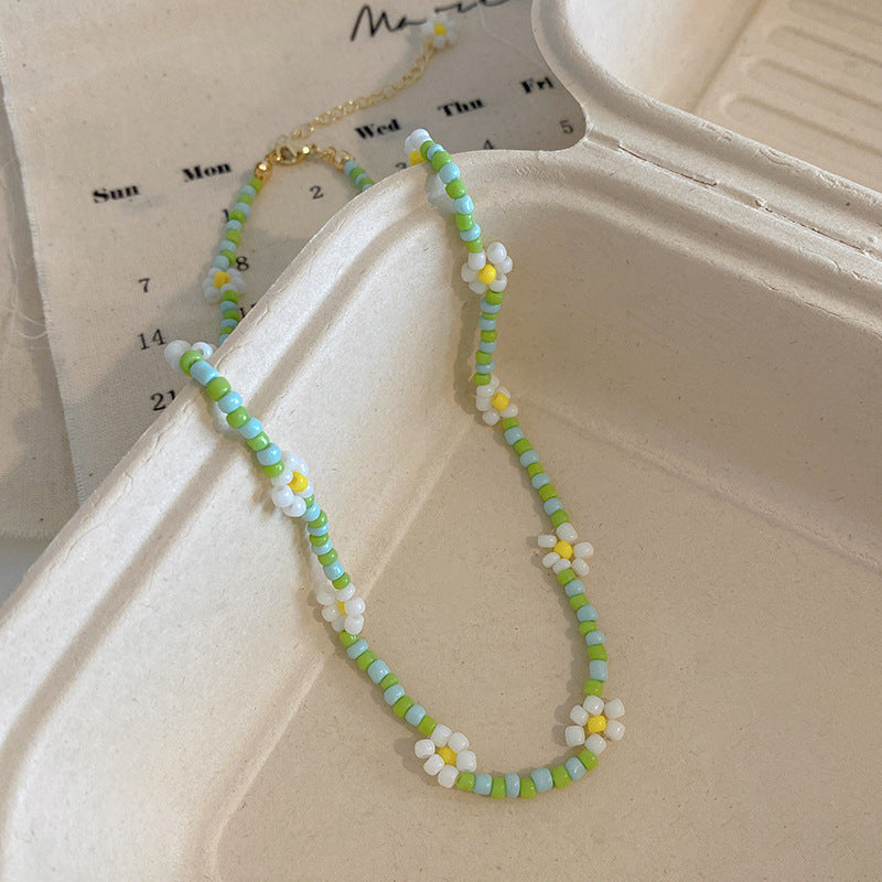 Wholesale  Acrylic Small Fresh Niche Design Flower Necklace