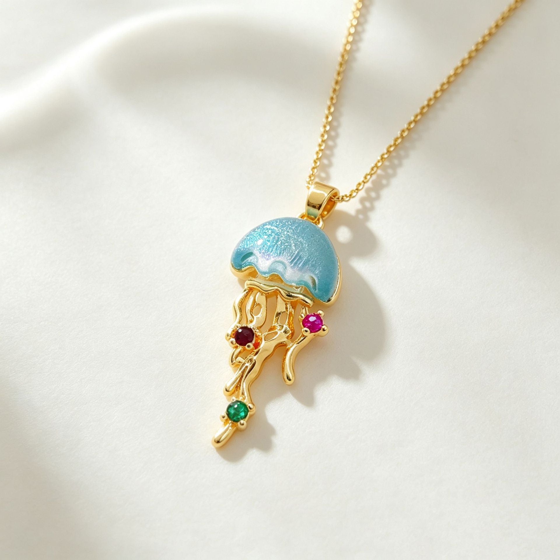 Wholesale Gold Plated Copper Jellyfish Ocean Theme Pendant Necklace Stylish Fashion Accessory Boutique Resale