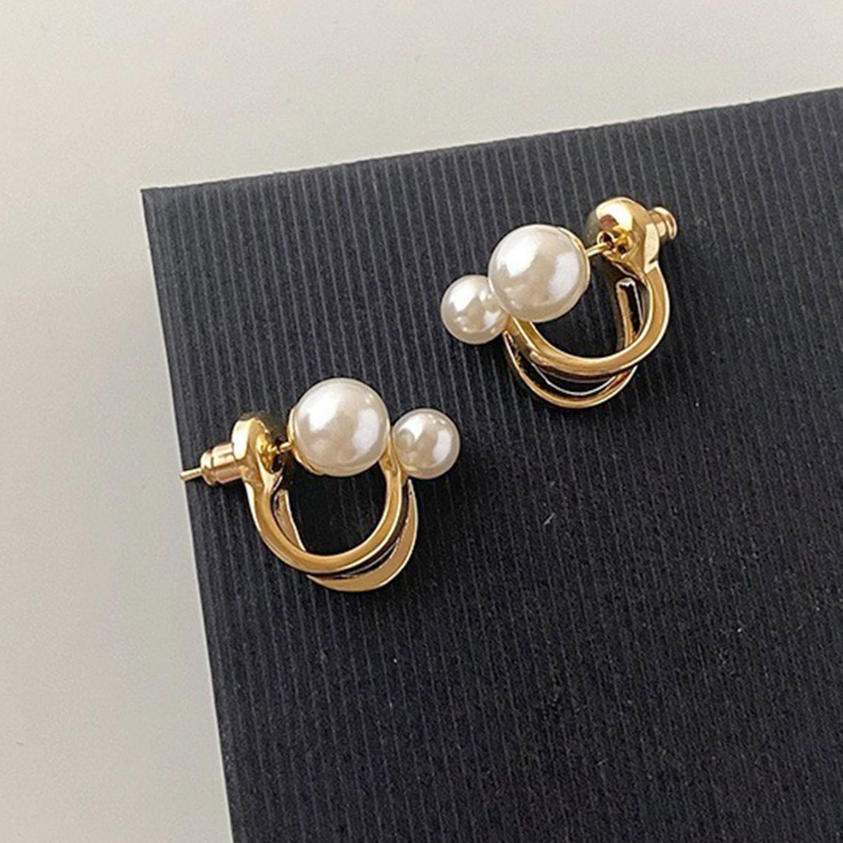Wholesale Pearl Earrings Retro Light Luxury Ear Ring