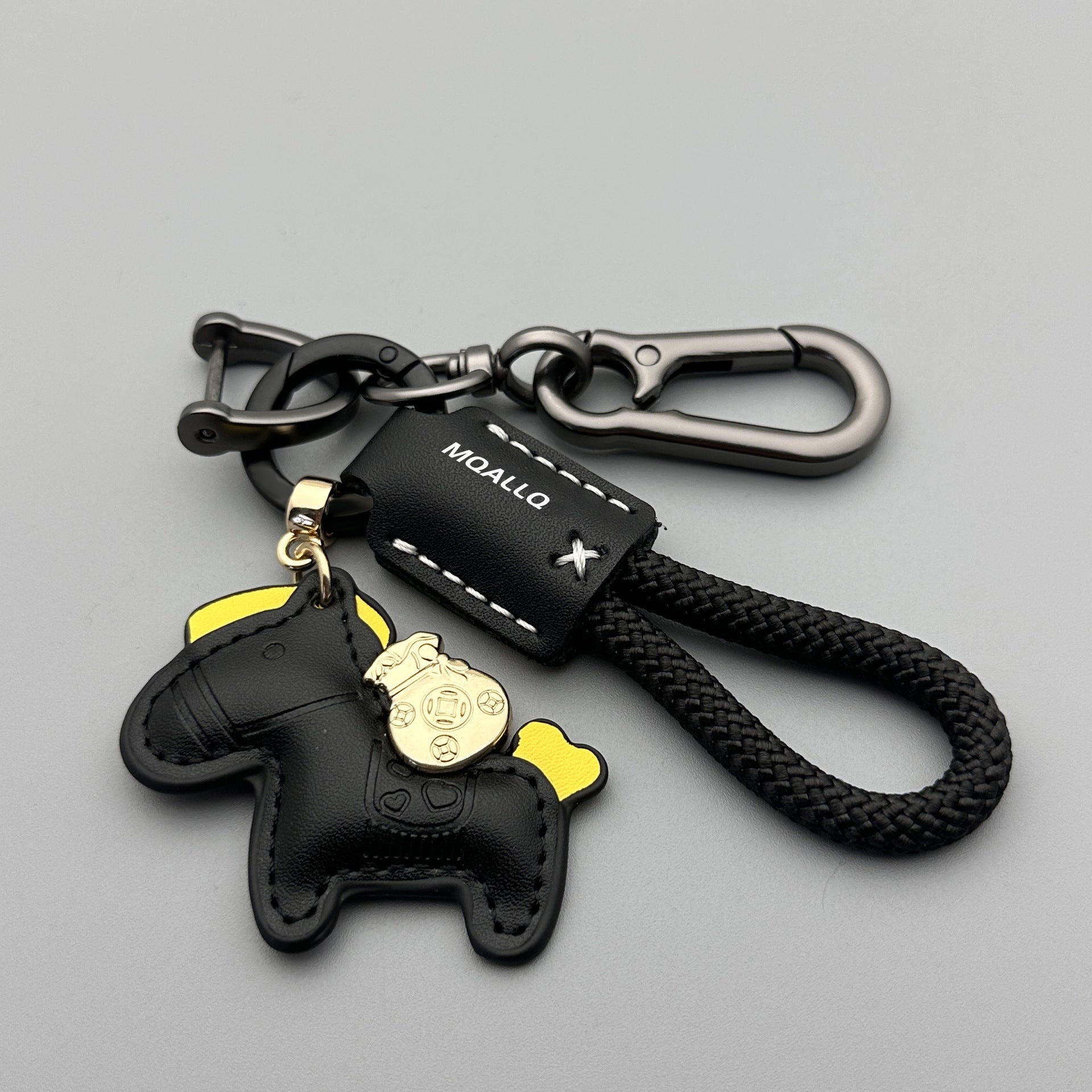 Wholesale Modern Minimalist Keychain with Green Flocked Rope and Pony,  Car Key Accessory for Boutique Resale