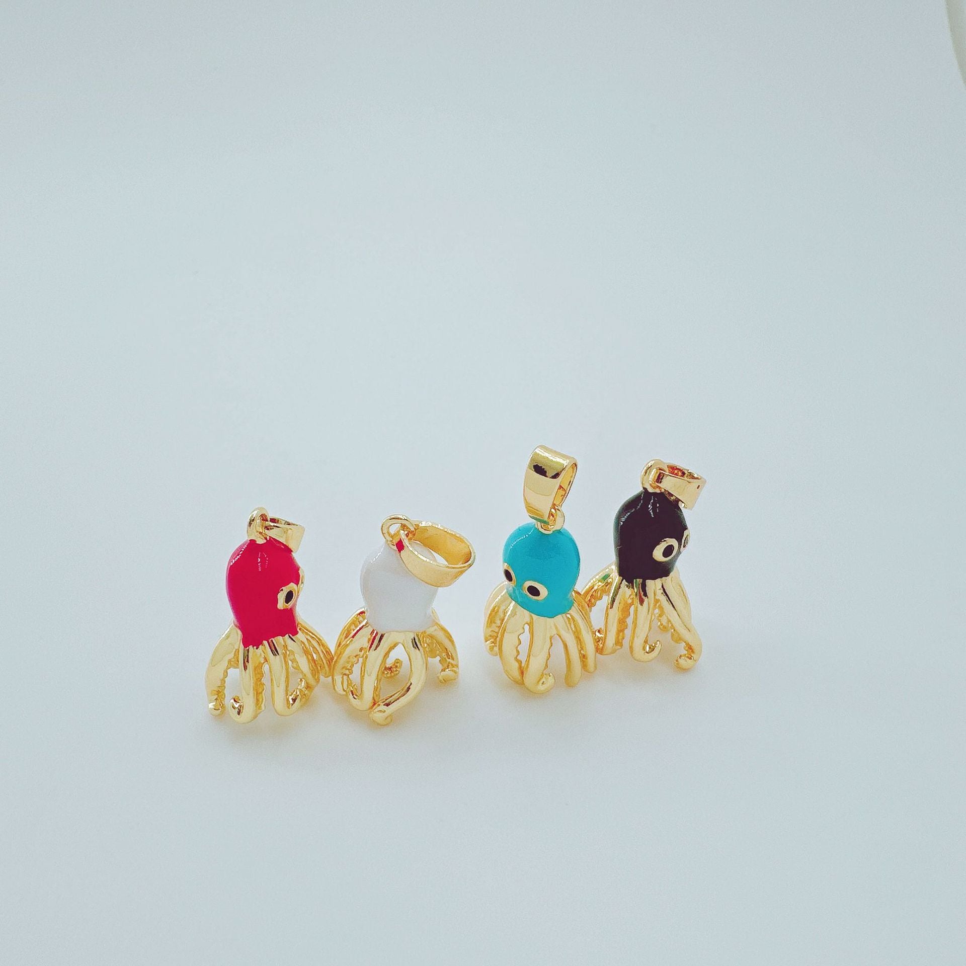 Wholesale Fashion Ocean Series Pendant Gold Plated Copper Jewelry Accessory