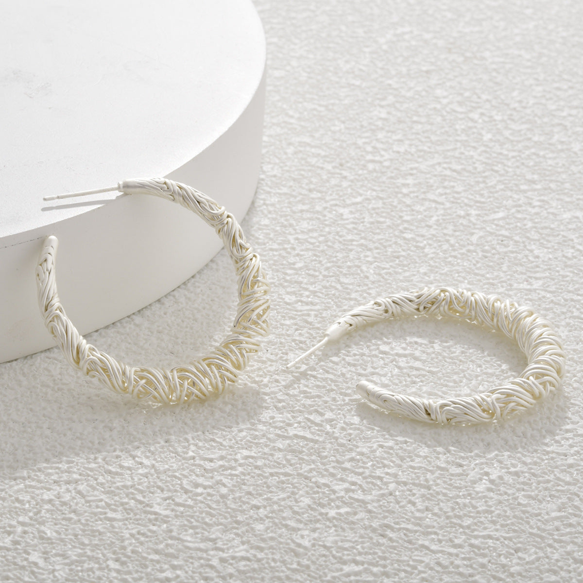 Wholesale  Fashion C- shaped Earrings Earrings