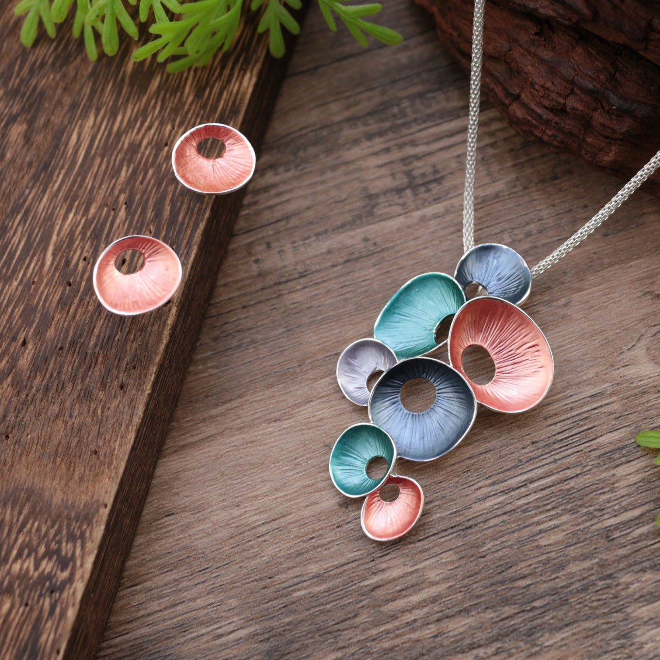 Wholesale  Enamel Hollow Round Petal Earrings Necklace