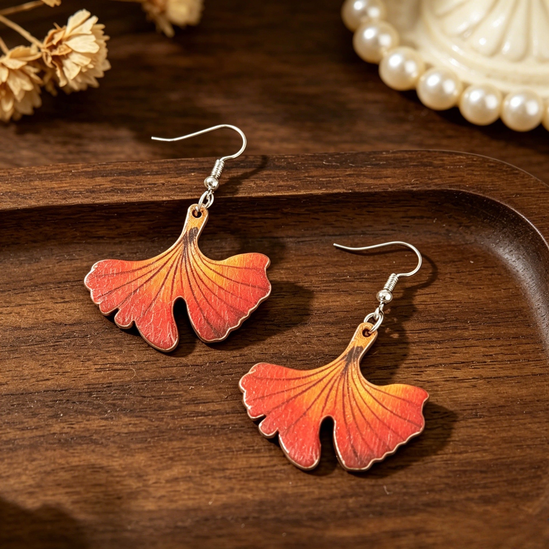 Wholesale Retro Ginkgo Leaf Wooden Earrings Vintage Painted Fallen Leaf Fashion Accessory