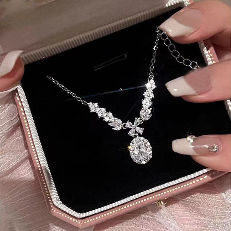 Wholesale Angel Wings Gemstone Necklace for Women,  Full Diamond Pendant,  Eye-Catching Clavicle Chain,  High-End Luxury Niche Neck Chain