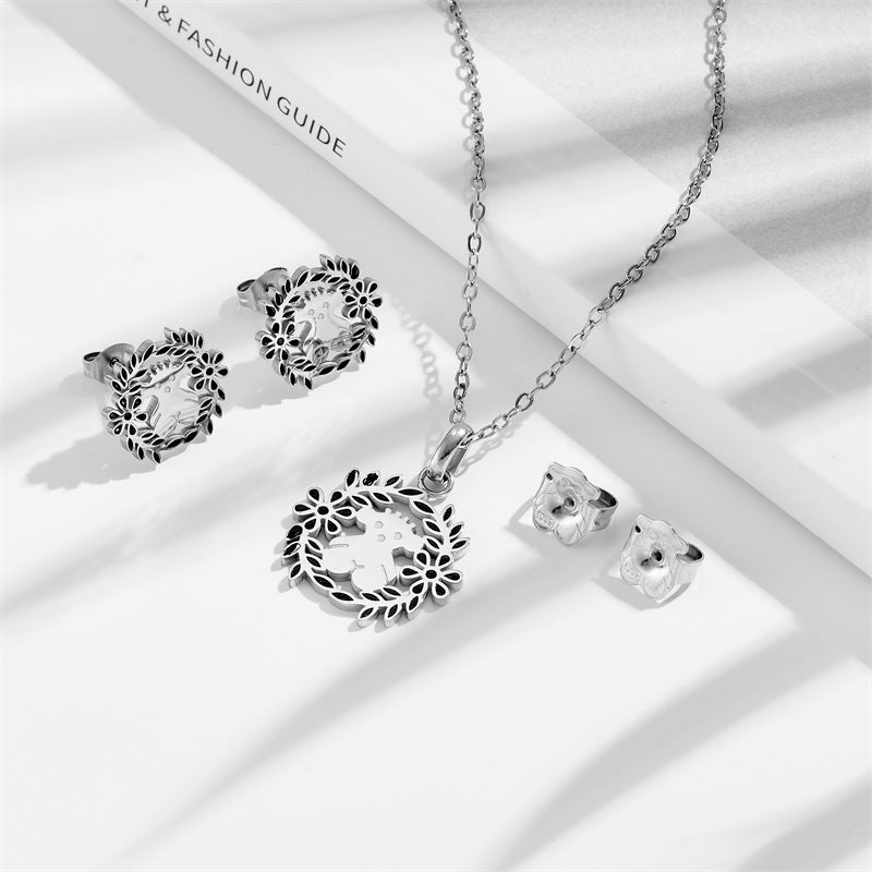 Wholesale Titanium Steel Bear 18k Gold Wreath Oil  Bear Women Necklace suit