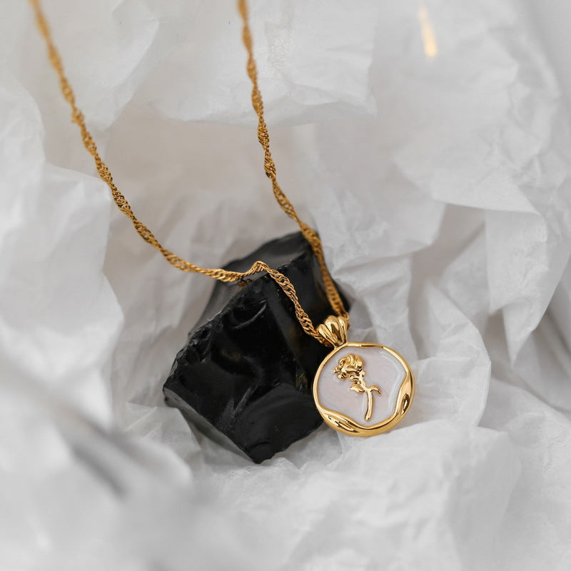 Wholesale Titanium Steel No fading retro golden rose fritillary necklace