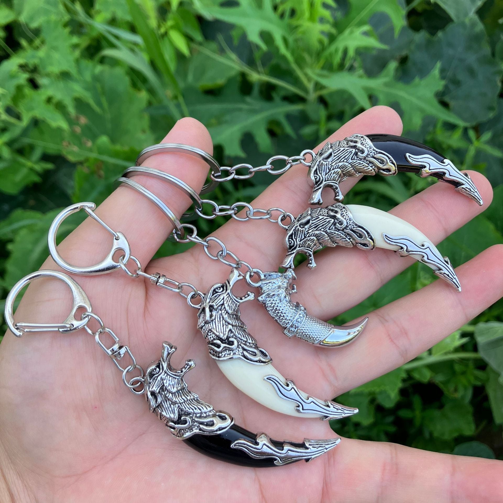 Wholesale Wolf Tooth Keychain For Men Retro Style Pendant Car Key Accessory Trendy Fashion Gift